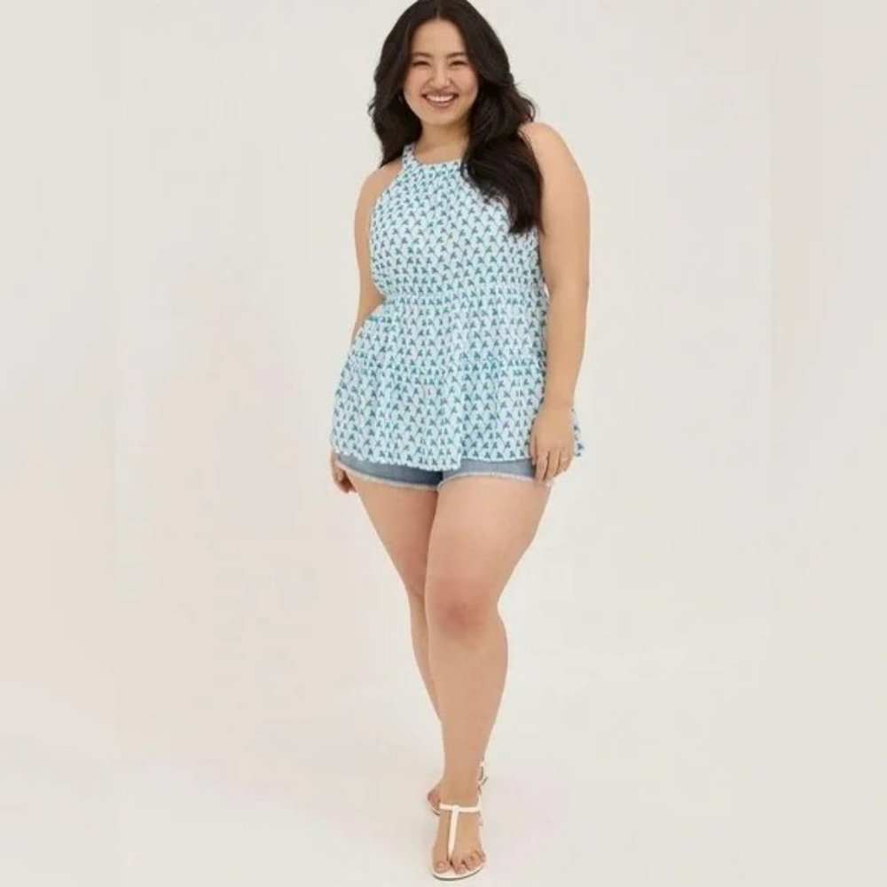 Torrid Eyelet Keyhole Back Tank - Picture 2 of 12